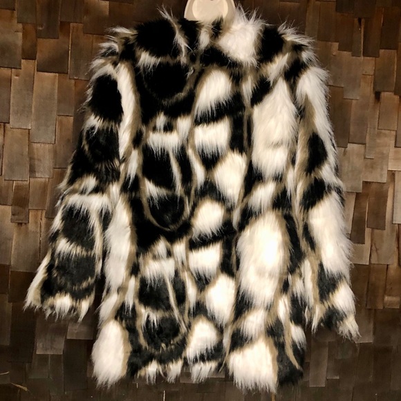 Multicolored Faux Fur Jacket. SOLD OUT on VENUS 🖤 - Picture 4 of 9